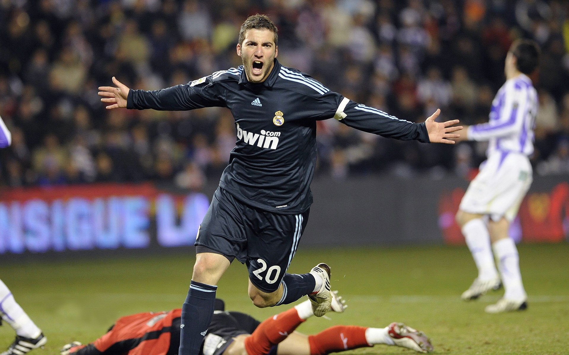 《电竞游戏的未来:融合科技与艺术的无限可能》,电竞游戏的未来发展前景